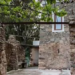 Apartment Traditional Stone Build Shale *