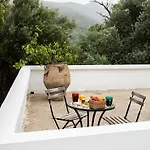 Apartment Traditional Stone Build Shale