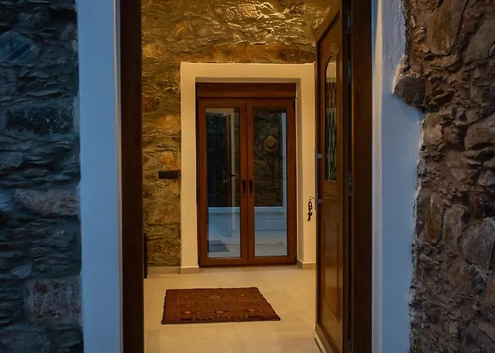 Apartment Traditional Stone Build Shale