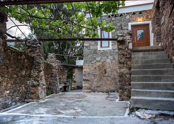 Traditional Stone Build Shale Apartment