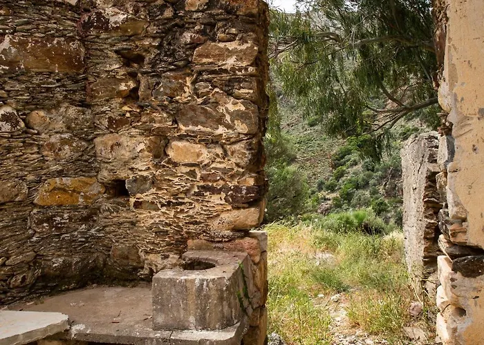 Traditional Stone Build Shale Apartment *