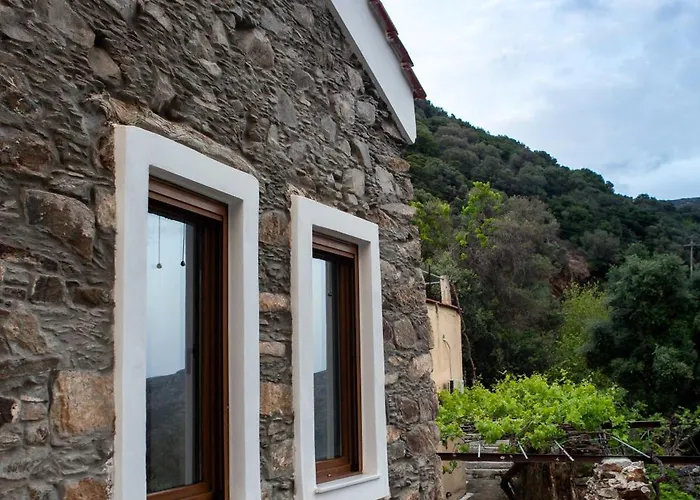 Traditional Stone Build Shale Apartment *